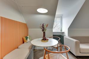 Na Piaskach - The Love Bridge by Downtown Apartments