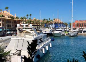 YOLO Spaces - Sotogrande Marina Luxury Apartment