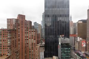 1BR nr Times Sq w Indoor pool Doorman NYC-50