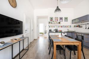 Sunny Colors Apartment