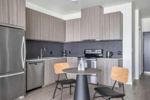 First Hill 1br w gym roof lounge nr Pioneer Sq SEA-539