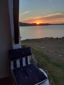 Casa con jardin ,vistas al mar y atardecer en Playas de Fornells