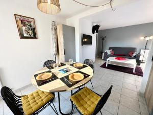 Appartements LOVELY ! T2 Hyper Cocooning – Terrasse : photos des chambres