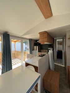 Campings Magnifique Mobil-Home tout equipe / 8 personnes : photos des chambres