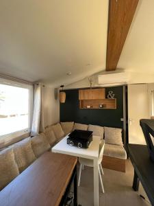 Campings Magnifique Mobil-Home tout equipe / 8 personnes : photos des chambres