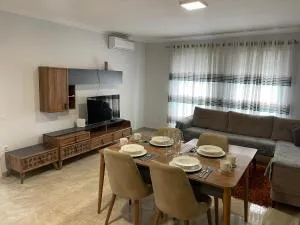 Roes Apartments - Babru