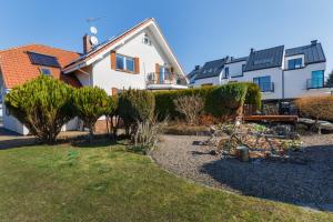 Marina & Amber Grzybowo Apartments with Garden by Noclegi Renters