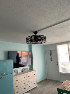 Ocean Views Retreat . Enjoy the Ocean View from your balcony