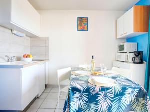 Studio Les Terrasses Fleuries by Interhome