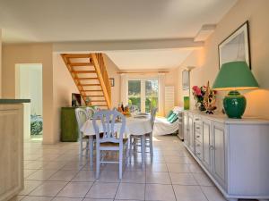 Maisons de vacances Holiday Home Les Chenes Verts - LTB310 by Interhome : photos des chambres