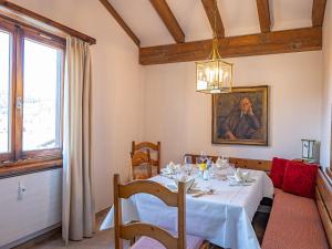 Apartment Chesa La Sajetta 12 by Interhome