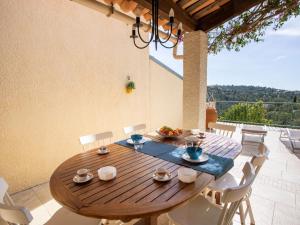 Maisons de vacances Holiday Home Le Belvedere by Interhome : photos des chambres