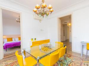 Apartment Eix-Dret-Roger de LLuria-Valencia by Interhome