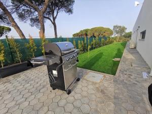 Valverde 2 Villa, Vilamoura, Algarve, only 5 minutes from Marina, Golf and Beach