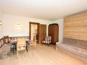 Apartment Römerhof-5 by Interhome