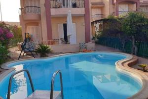 Cheerful 3-bedroom villa with pool فيلا مميزة ببسين خاص