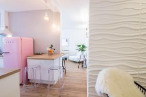Vie en Rose T2 avec Parking Bail - uniquement mobilité - triangle dor