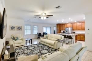 Sunny Florida Home with Lanai 9 Mi to Beach!