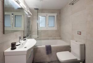 Hilton area brand new comfortable apartment