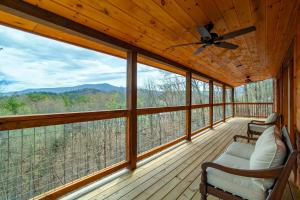 Spacious 5BR Mountain Cabin w Pool, Theater, Hot Tub & Fire Pit