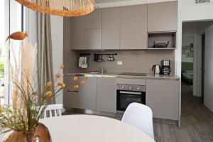 ZOE - Regarda Travel