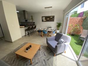 Casa familiar cerca de la playa con terraza privada