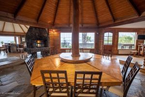 "Beautiful Lake House"