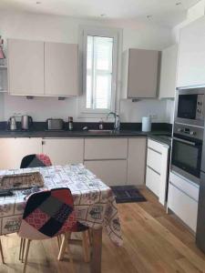 Saint Raphaël plage et centre ville 10 mn à pied