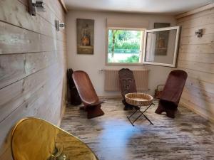 Maisons de vacances Maison bien etre avec sauna - Gite les 4 saisons - Lac de chalain : photos des chambres