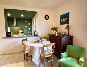 Appartement chaleureux entre Zola et Procé.