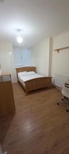 Lovely spacious double beds sleeps 8