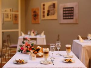 Suites del Bosque Hotel