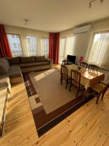 One-Bedroom Apartment with Balcony room in Family Hotel Biju