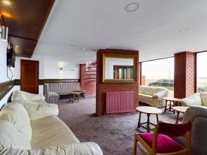 Jini Hotel