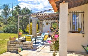 Maisons de vacances Awesome Home In Pompignan With Outdoor Swimming Pool, Wifi And 3 Bedrooms : photos des chambres