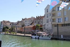 Appartements Au Cocon Douillet - 15min DisneyLand, Top Wifi, Parking, 5min from Train Station : photos des chambres