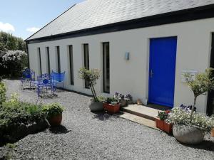 The Blue Door Apartment