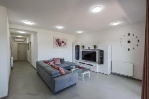 Apartments by the sea Kastel Stafilic, Kastela - 20979