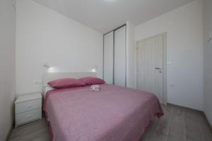 Apartments by the sea Kastel Stafilic, Kastela - 20979