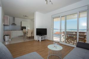 Apartments by the sea Kastel Stafilic, Kastela - 20981