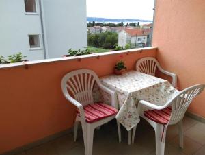 Apartments with parking spaces Kastel Kambelovac, Kastela - 20998