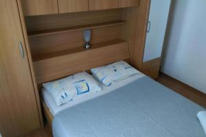 Apartments with parking spaces Kastel Kambelovac, Kastela - 20998