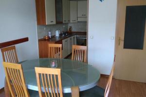 Apartments with parking spaces Kastel Kambelovac, Kastela - 20998