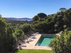 Maisons de vacances Holiday home in Cavalaire-sur-Mer with a pool : photos des chambres