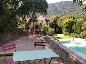 Maisons de vacances Holiday home in Cavalaire-sur-Mer with a pool : photos des chambres