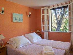 Maisons de vacances Holiday home in Cavalaire-sur-Mer with a pool : photos des chambres