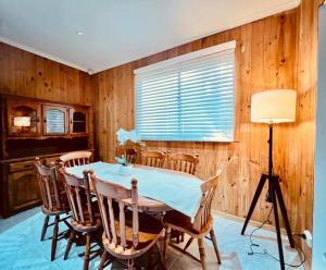 Central Parkside 5BR Home with Rumpus & King Bed