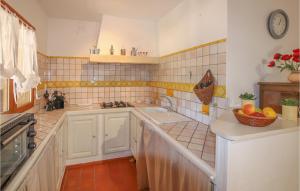 Maisons de vacances Beautiful Home In Fox Amphoux With Wifi And 2 Bedrooms : photos des chambres