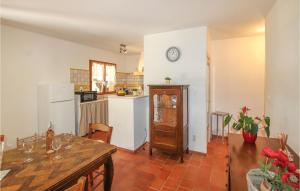 Maisons de vacances Beautiful Home In Fox Amphoux With Wifi And 2 Bedrooms : photos des chambres