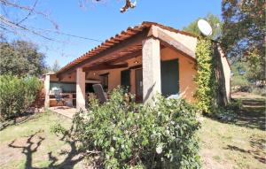 Lovely Home In Fox Amphoux With Kitchen